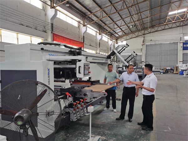 攜竭誠之心 引企業入寧——寧津縣長官鎮赴粵招商聚焦機械設備研發